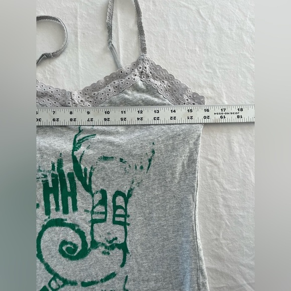 AMERICAN EAGLE VTG Y2K grey spaghetti strap eyelet trim graphic print Cami L - Picture 6 of 9